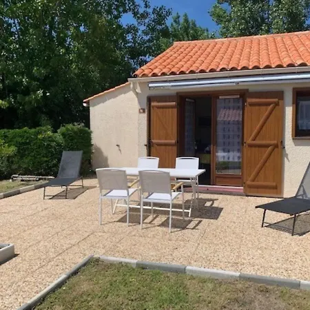 Hébergement de vacances Maison Brem, 2 Pièces, 4 Personnes - Fr-1-231-168 *